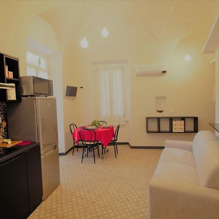 Il Geranio Apartment Finale Ligure Bagian luar foto