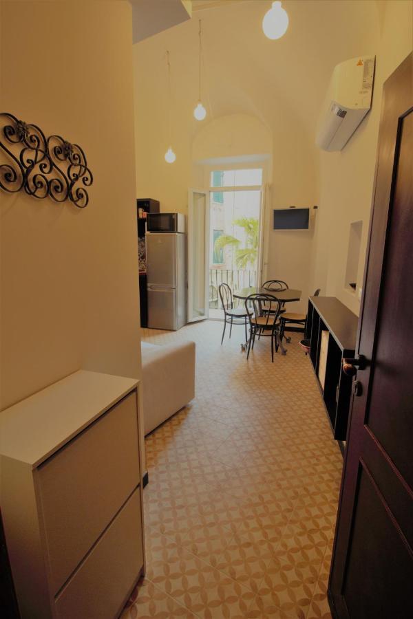 Il Geranio Apartment Finale Ligure Bagian luar foto