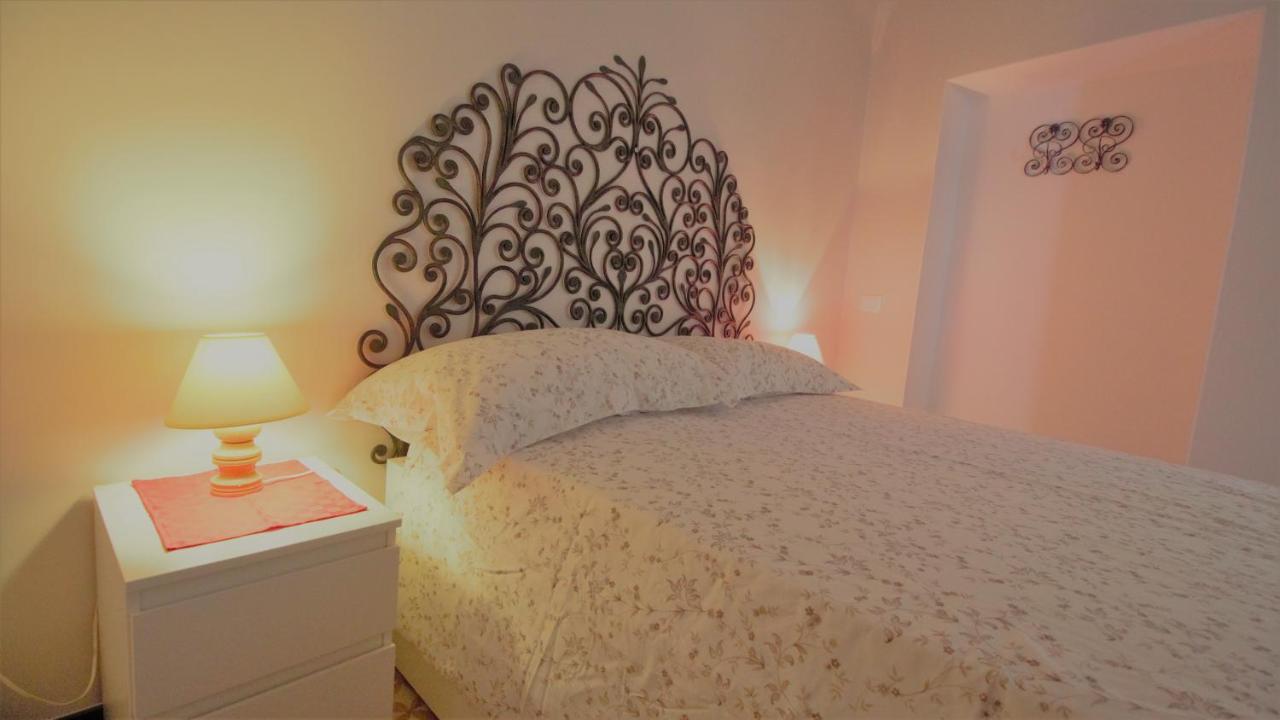 Il Geranio Apartment Finale Ligure Bagian luar foto