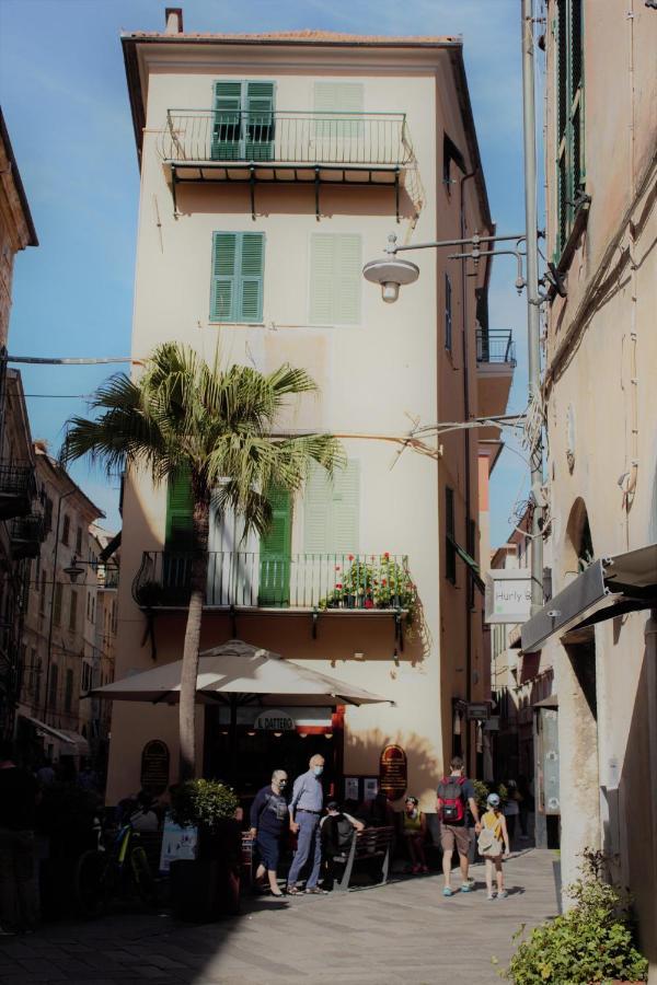 Il Geranio Apartment Finale Ligure Bagian luar foto